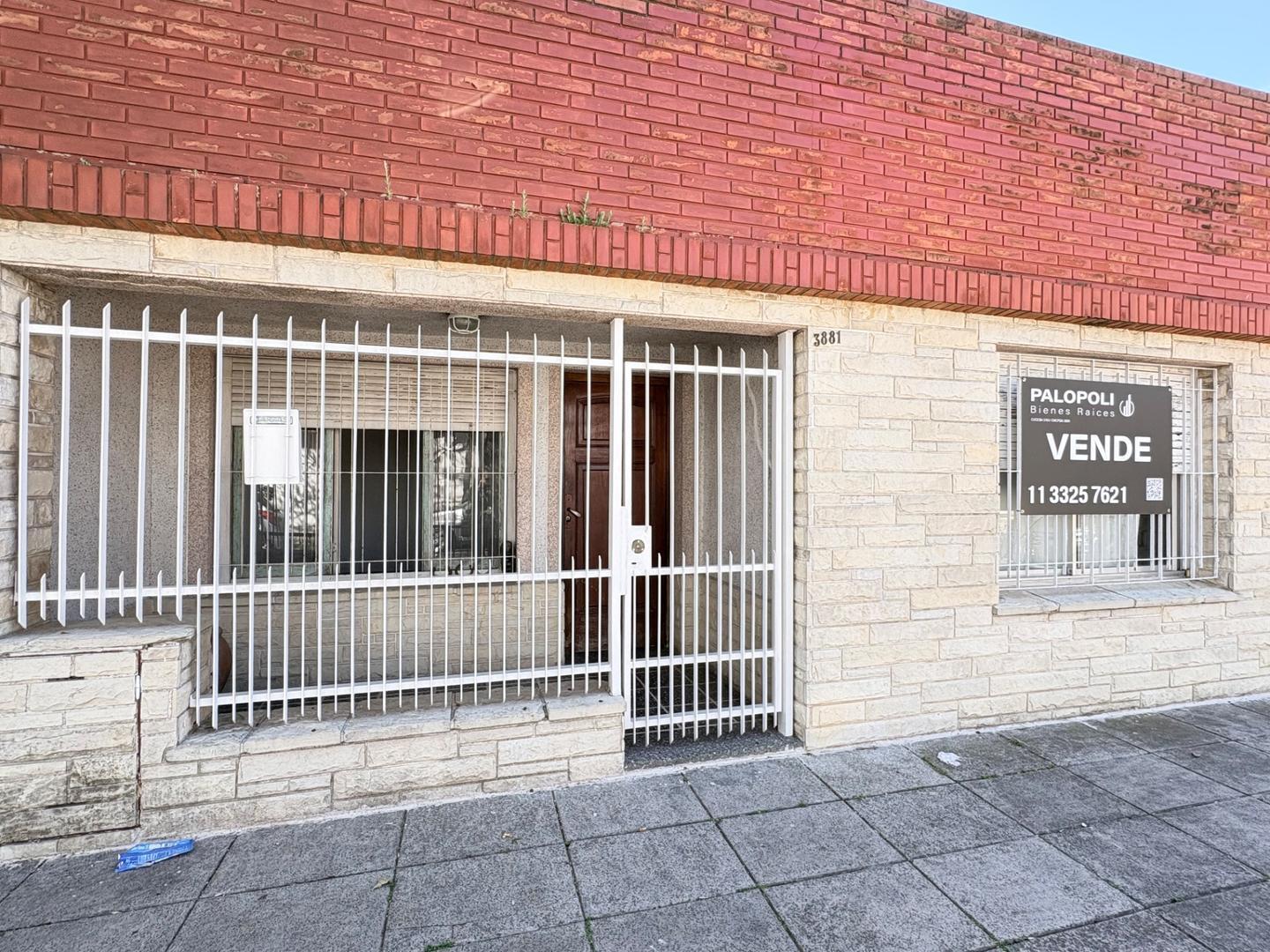 Foto de Casa 4 ambientes lote propio en venta Villa Adelina, imagen 1