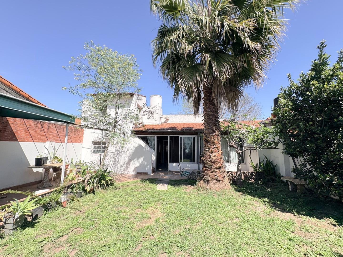 Foto de Casa 4 ambientes lote propio en venta Villa Adelina, imagen 3