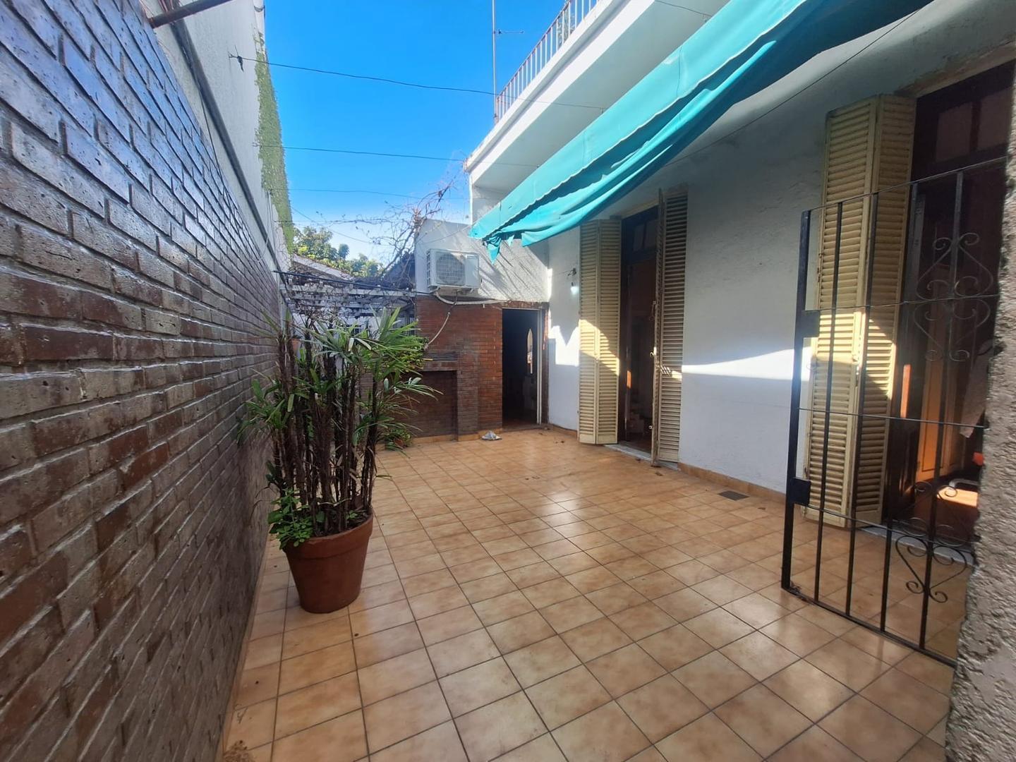 Foto de Casa lote propio de 4 ambientes en Villa del Parque, imagen 1