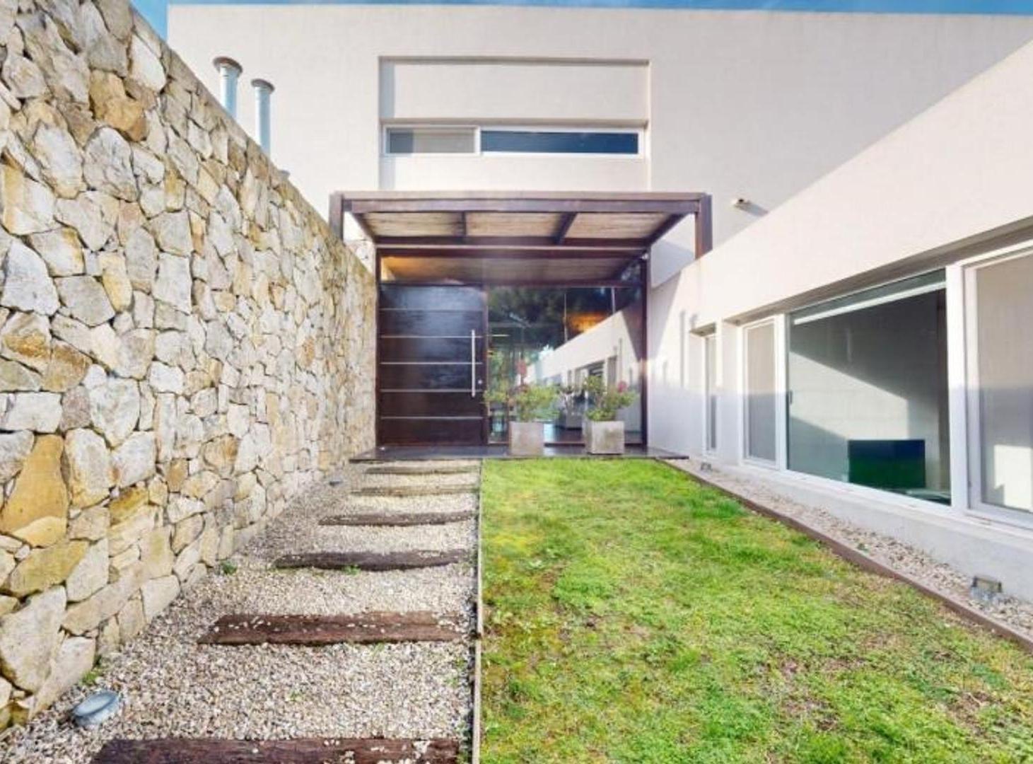 Foto de Casa en Venta de 6 ambientes en Costa Esmeralda., imagen 4