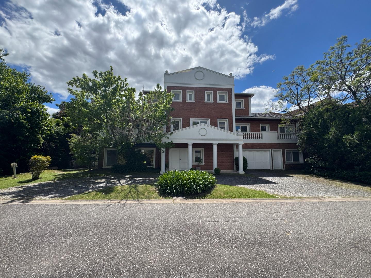 Foto de Casa 6 ambientes en venta La Horqueta barrio cerrado, imagen 1