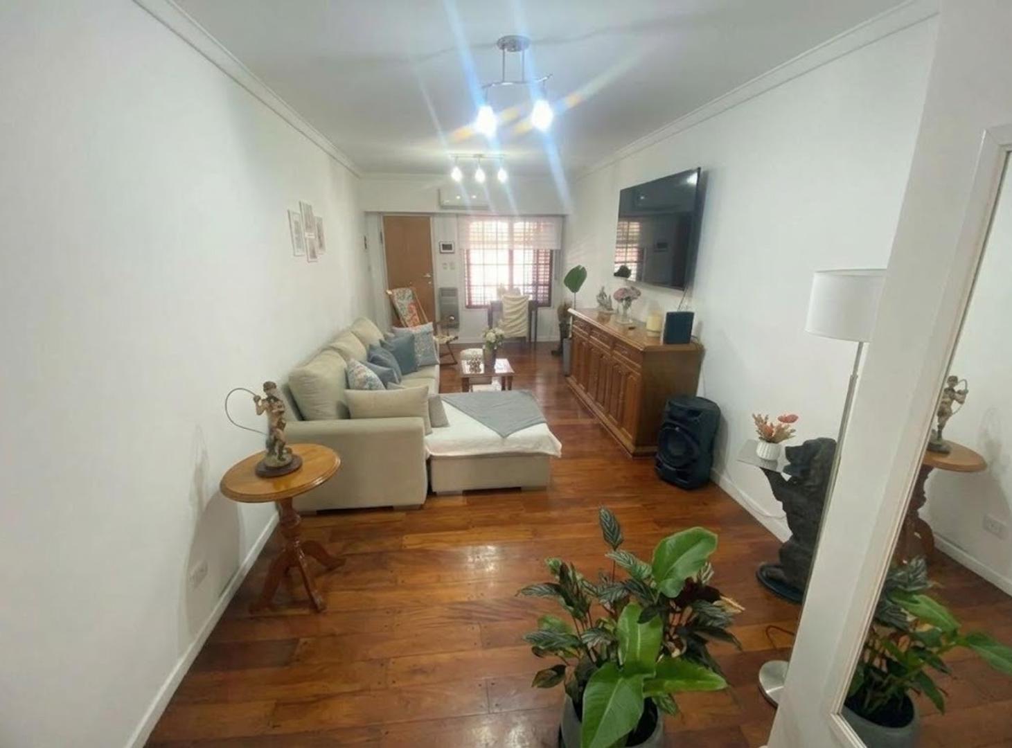 Foto de Triplex 5 ambientes en venta con pileta y quincho, imagen 5