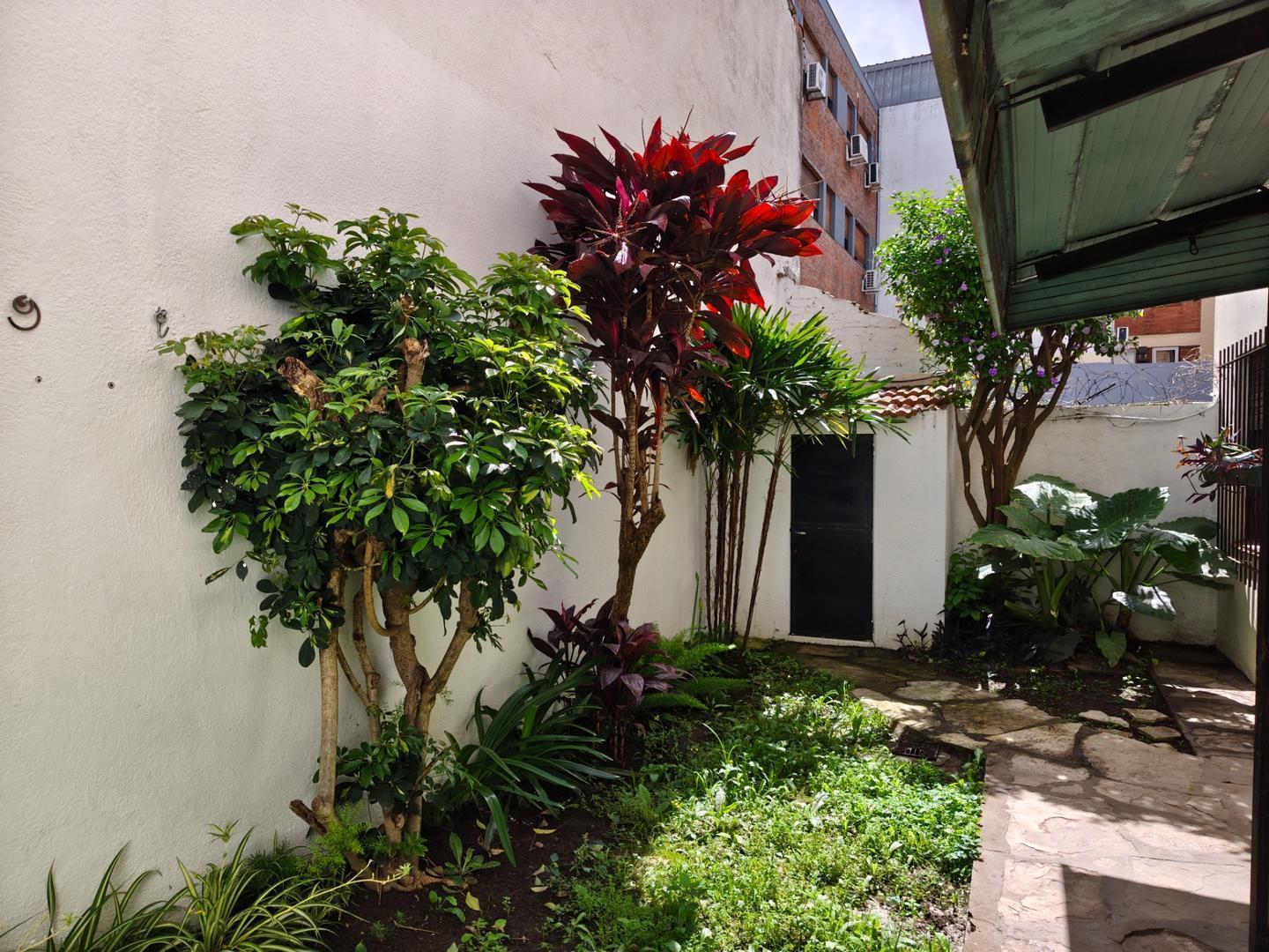 Foto de Venta de departamento 2 amb, planta Baja con jardin., imagen 5