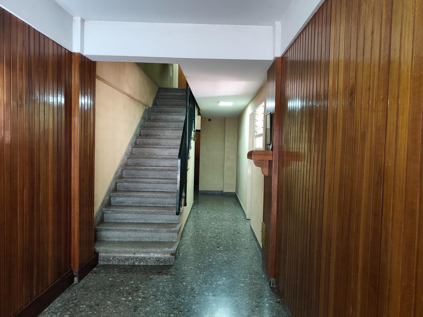 Foto de Venta de departamento 2 amb, planta Baja con jardin., imagen 2