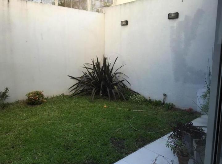 DEPTO EN PB EN PLENO BARRIO RESIDENCIAL 2