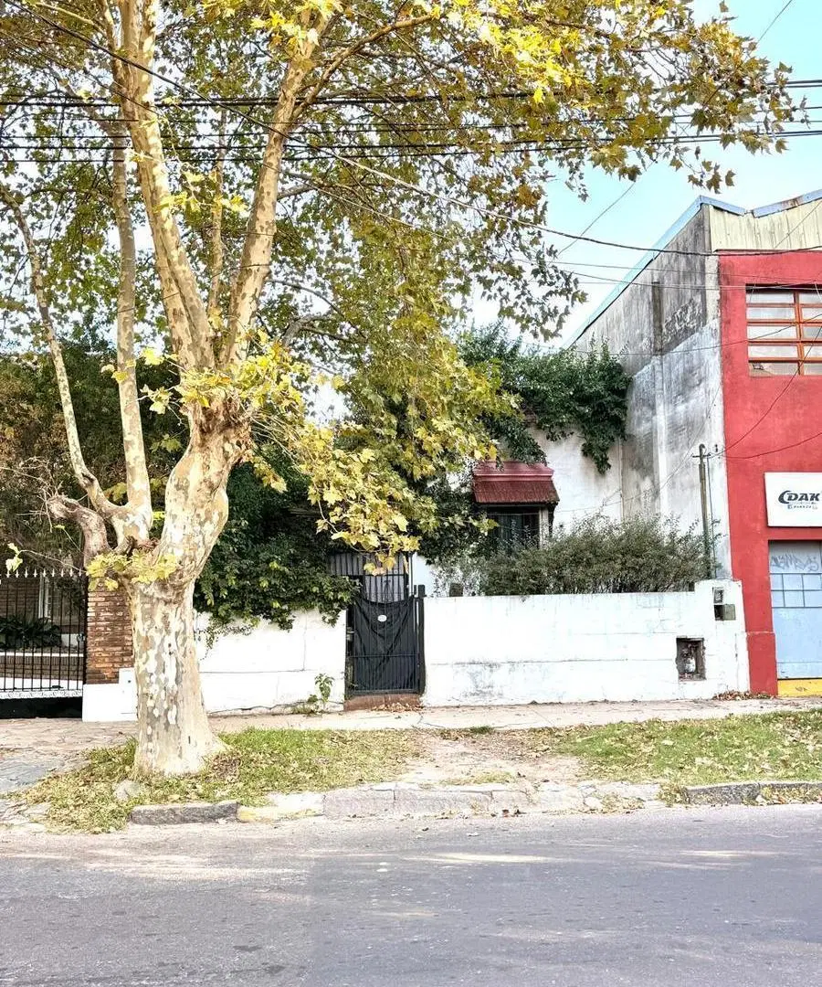 LOTE CASA A REFACCIONAR CASTELLI 352 CAIZZA PROPIEDADES 1