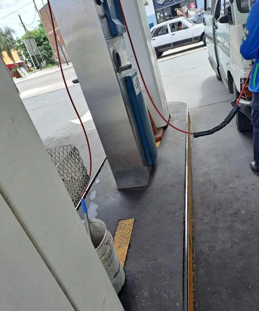 ESTACION DE SERVICIO 8