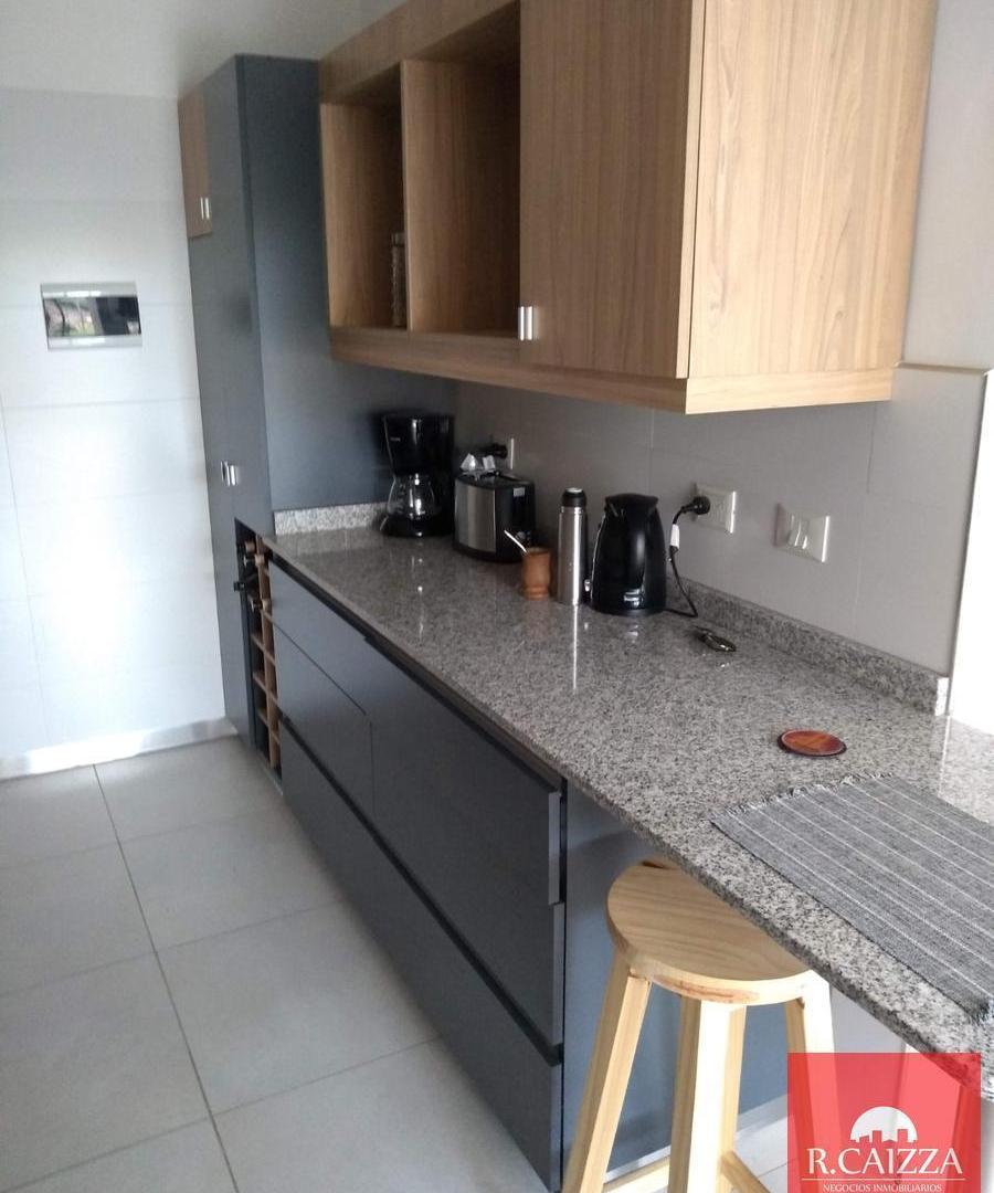 Foto de Casa con dos cocheras y fondo libre, imagen 1