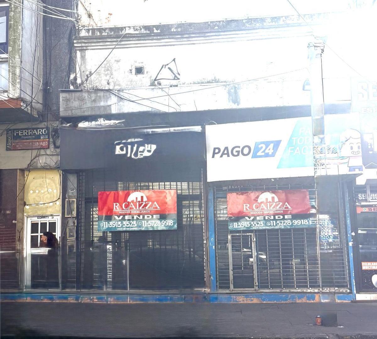 Foto de Local a la calle copn entrepiso y bano, imagen 1