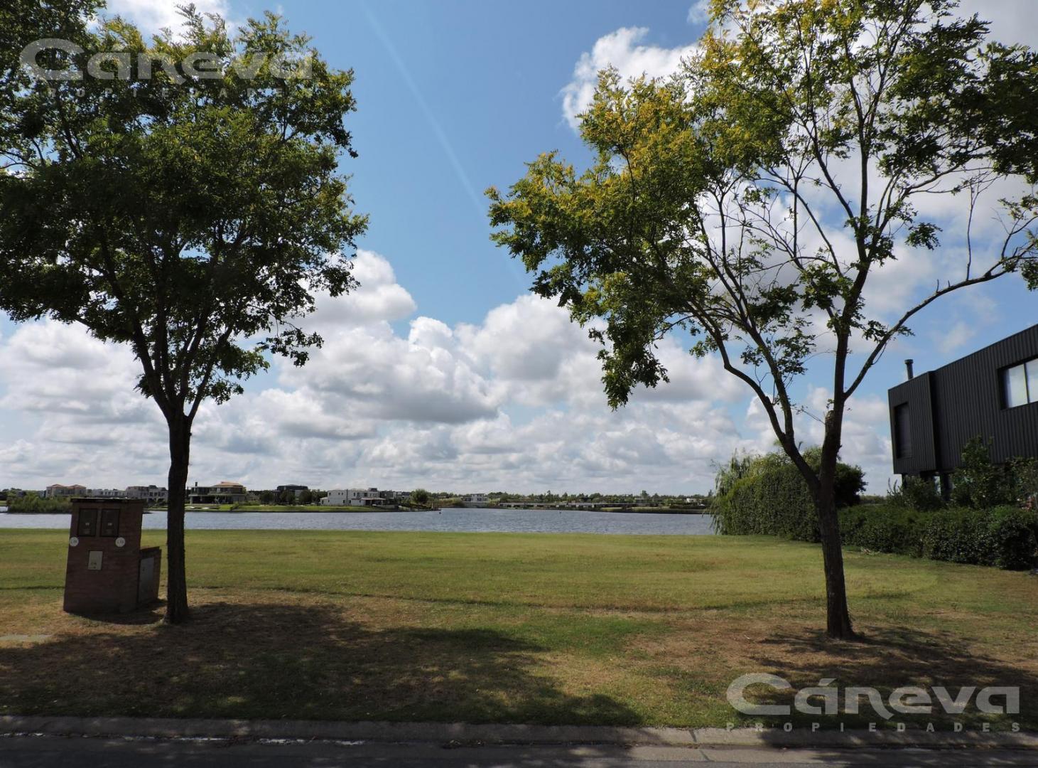 Espectacular lote en Marinas, Puertos del Lago