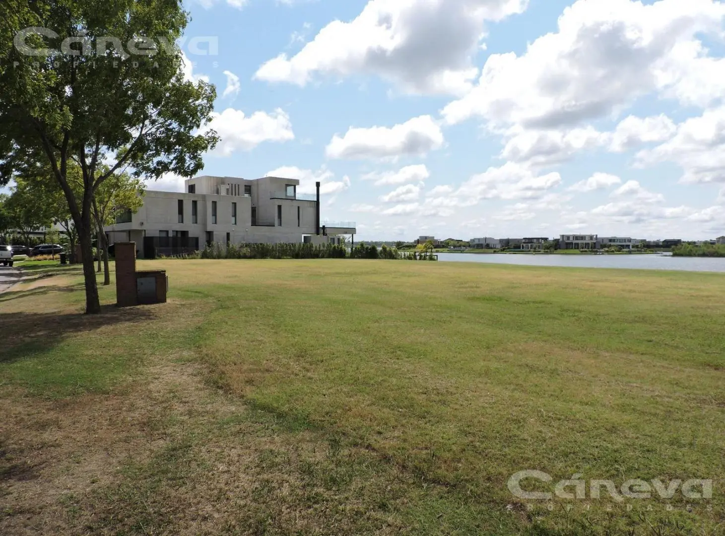 Espectacular lote en Marinas, Puertos del Lago 2