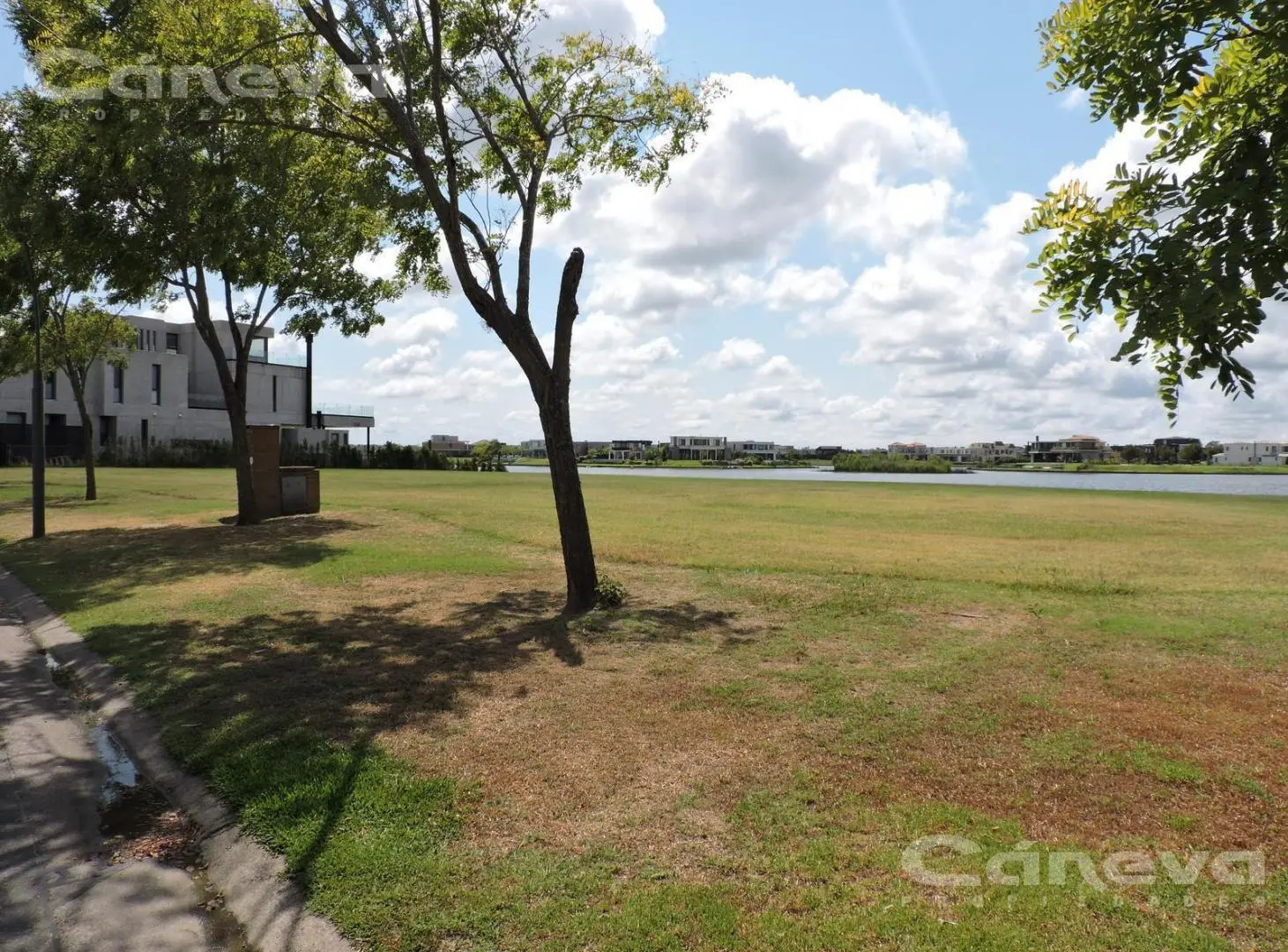 Espectacular lote en Marinas, Puertos del Lago 4