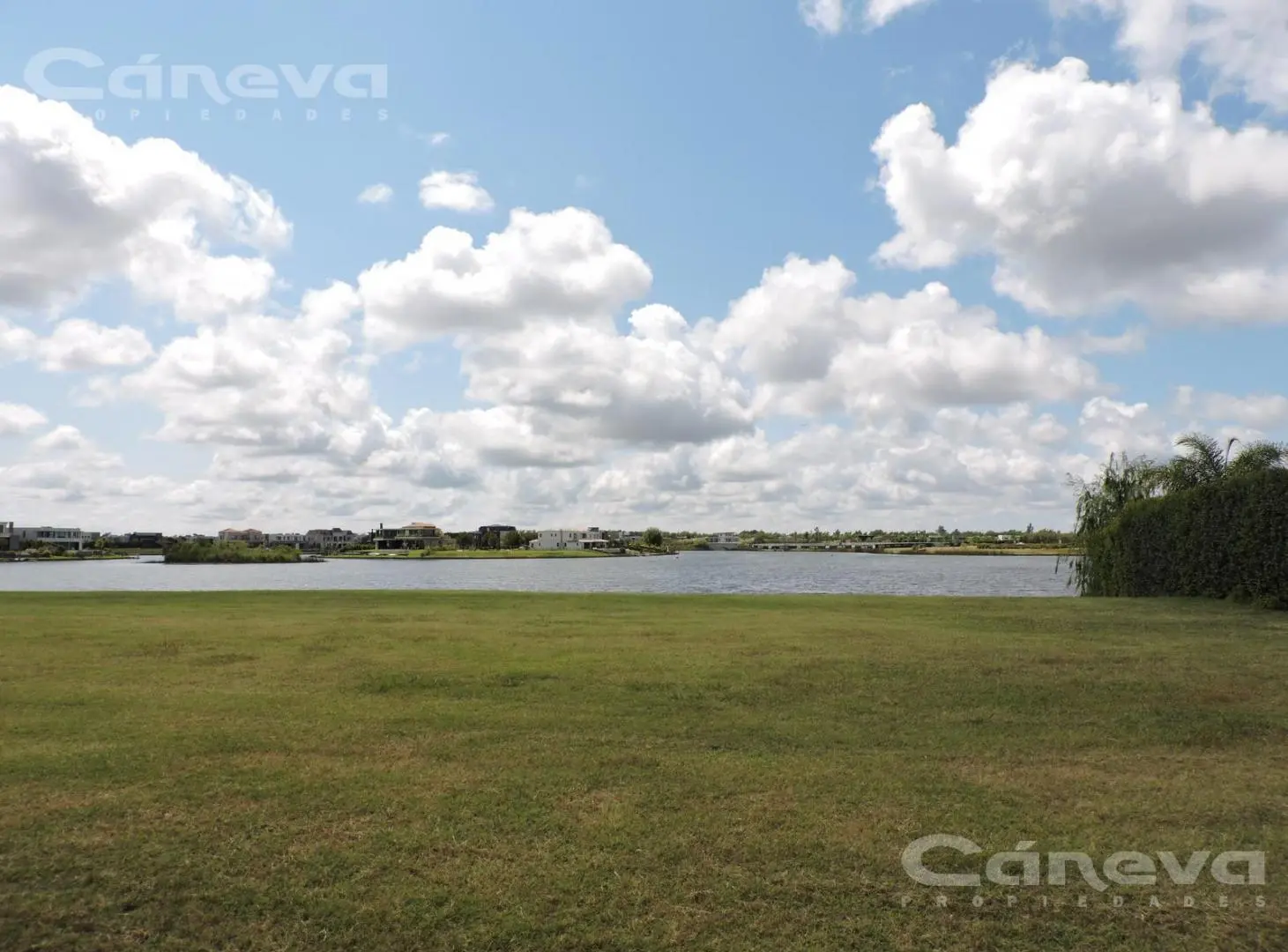 Espectacular lote en Marinas, Puertos del Lago 1