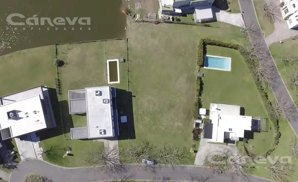 Lote en Barrio Islas el Canton 4