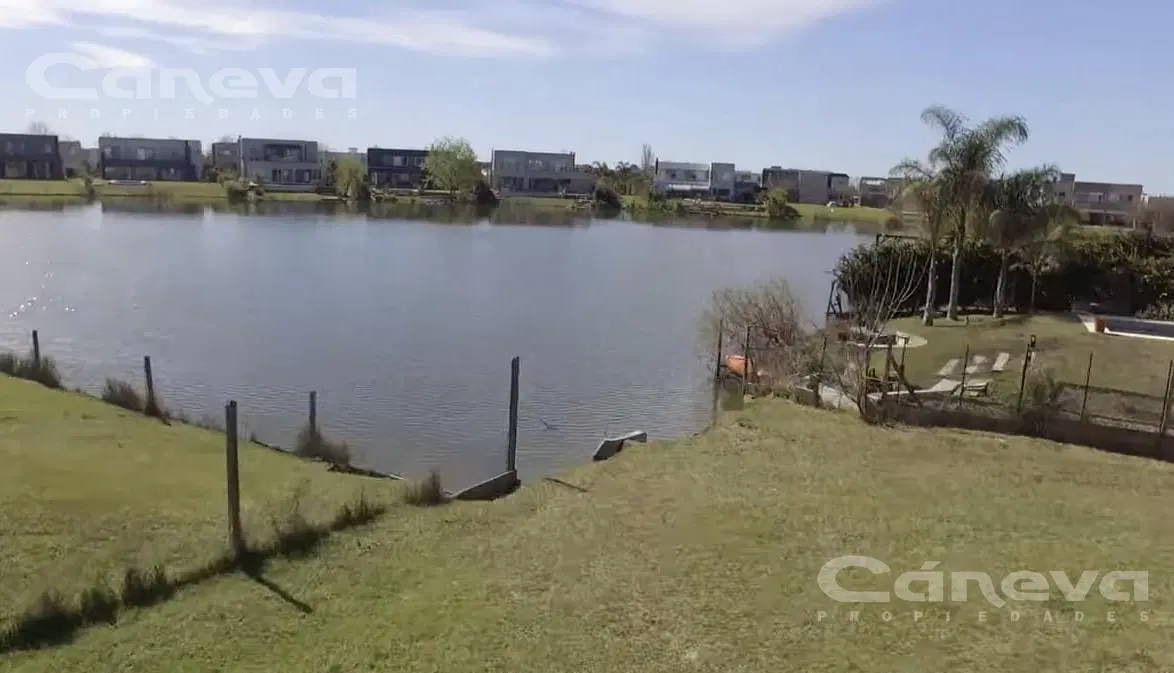 Lote en Barrio Islas el Canton 2