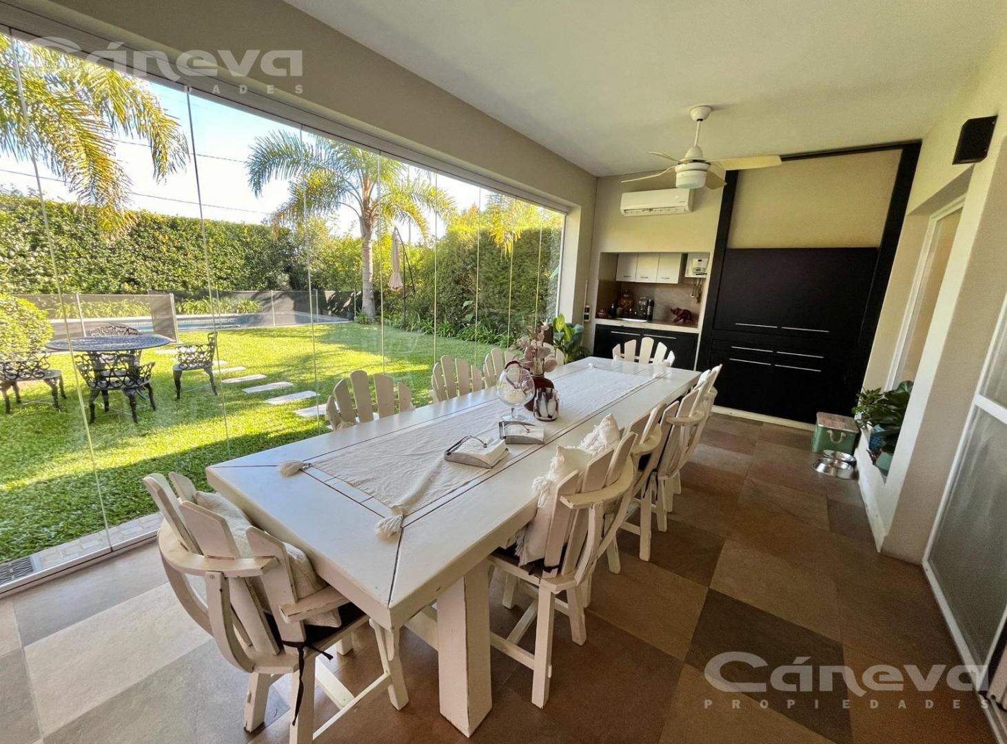 Casa en Habitat Pilar, 4 dormitorios, 3 baños, jardín, pileta y parrilla