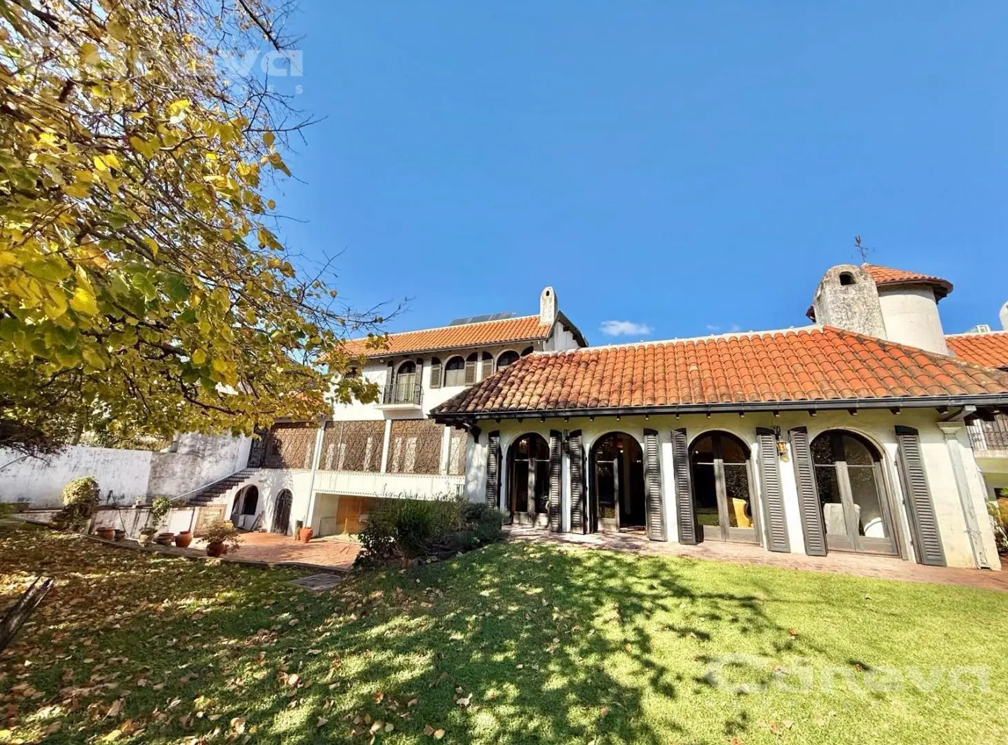 Casa en alquiler con gran jardín y pileta en la mejor zona de Martínez 3