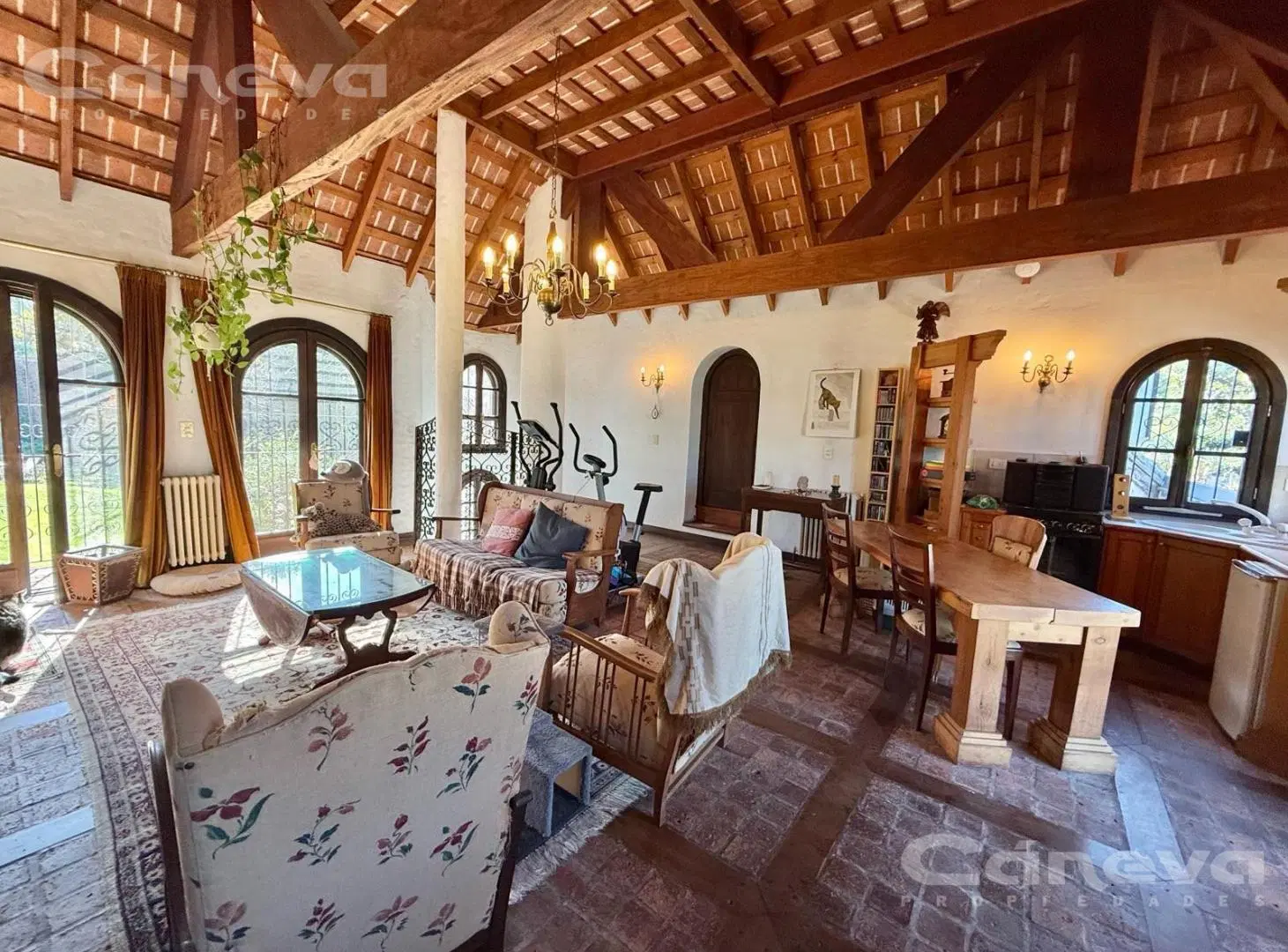 Casa estilo colonial con jardin y pileta en Martínez Lib. al río Multifamiliar 2
