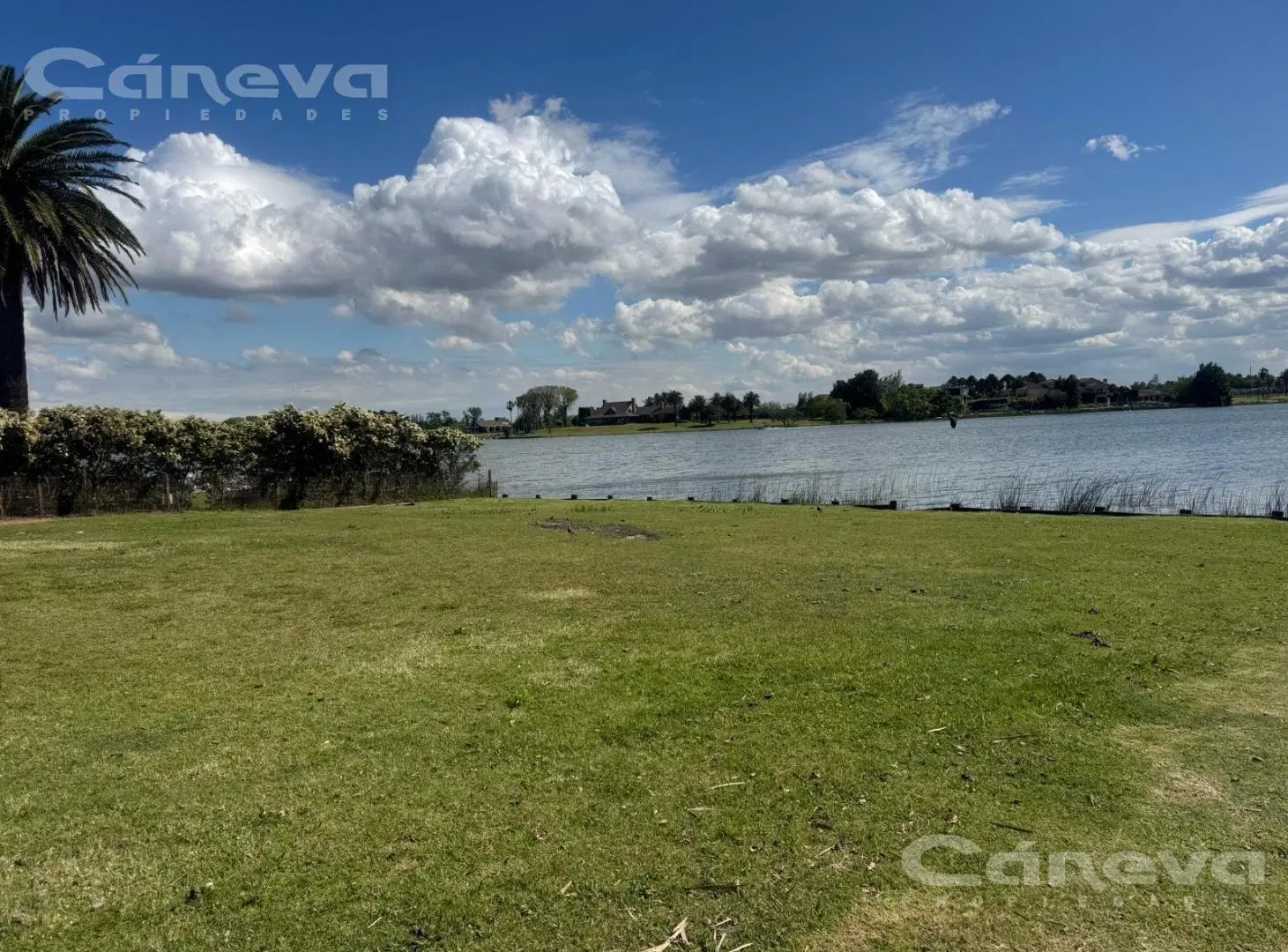 Lote a la laguna central en El Golf Nordelta 2