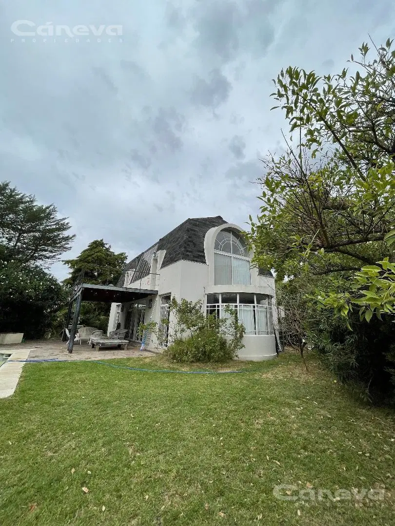 GALAPAGOS CASA de DISEÑO CONTEMPORANEO VENTA U$D 285.000.- 1