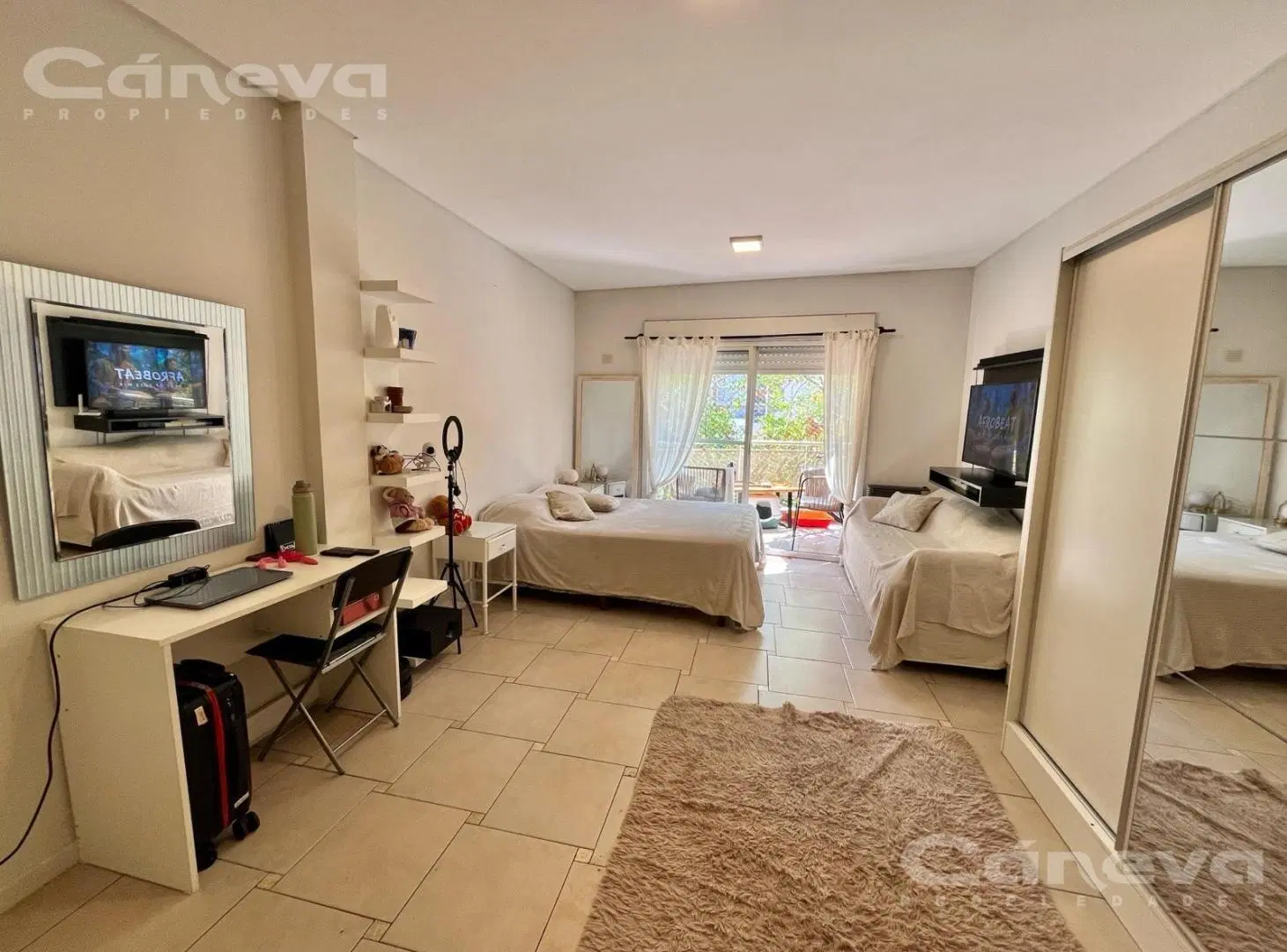 Departamento con balcón, calle Blanco Encalada 34m2 2