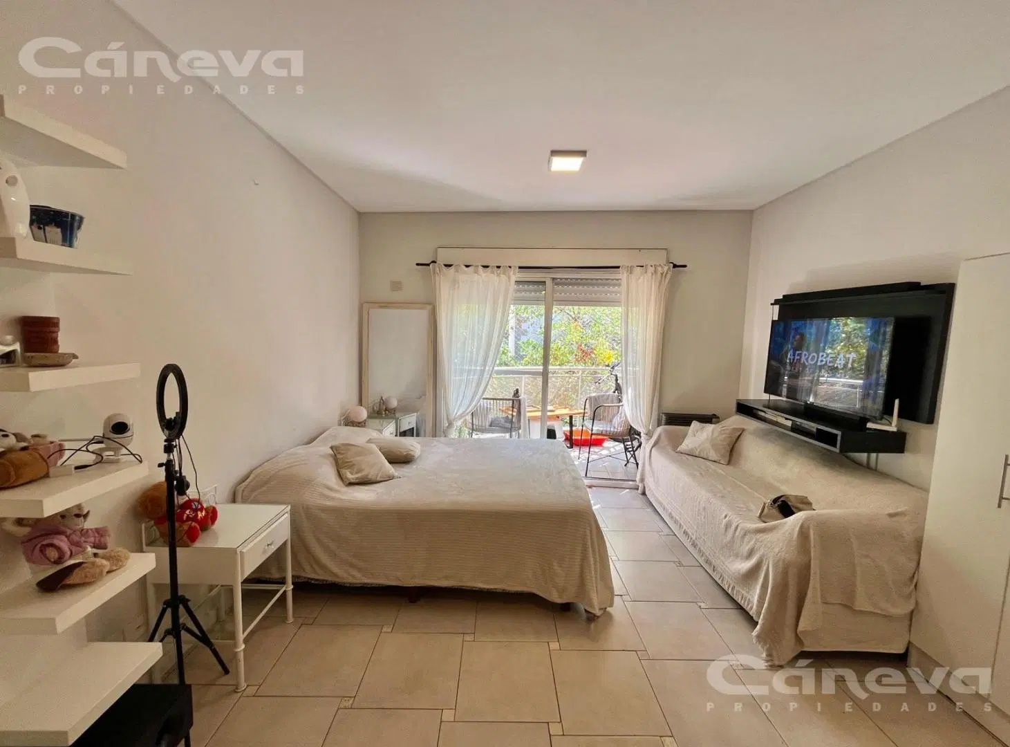 Departamento con balcón, calle Blanco Encalada 34m2 1