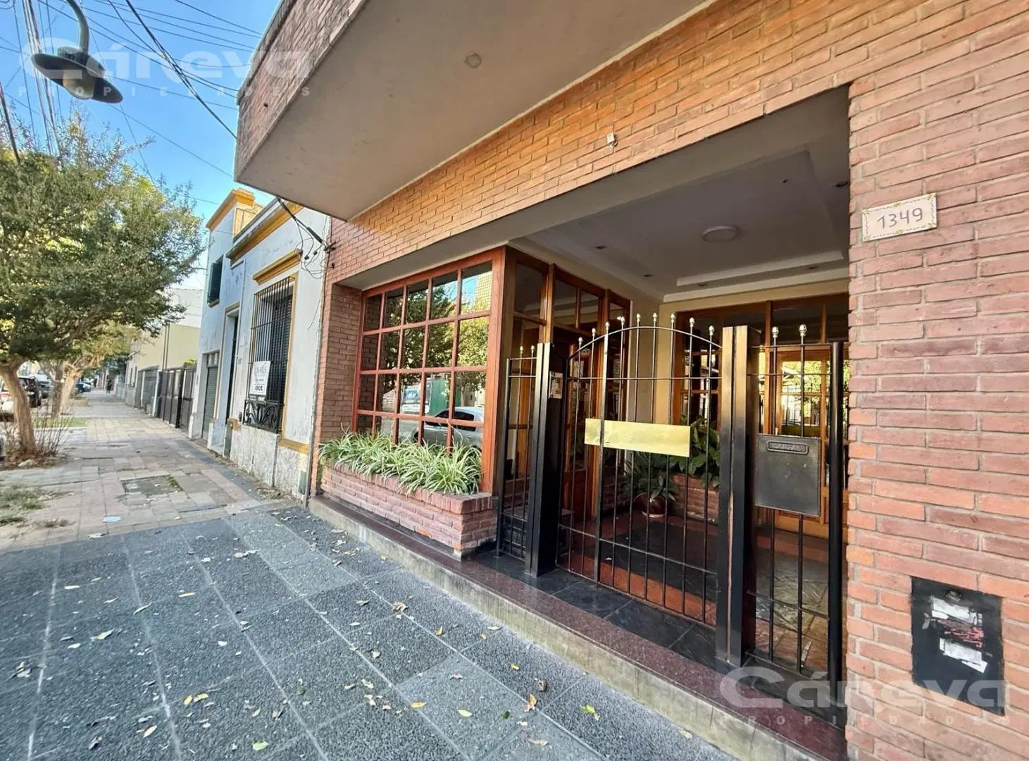 Departamento 2 dormitorios, balcón, patio, Vicente López de Maipú a vías 3