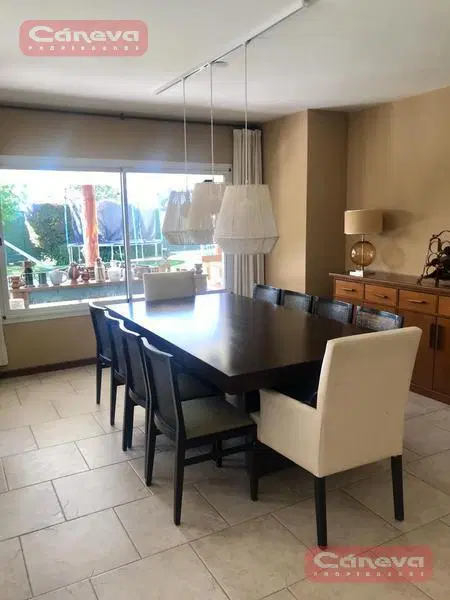 PILAR  LA LEGUA EXCELENTE CASA DISEÑO TRADICIONAL VENTA U$D 355.000 2