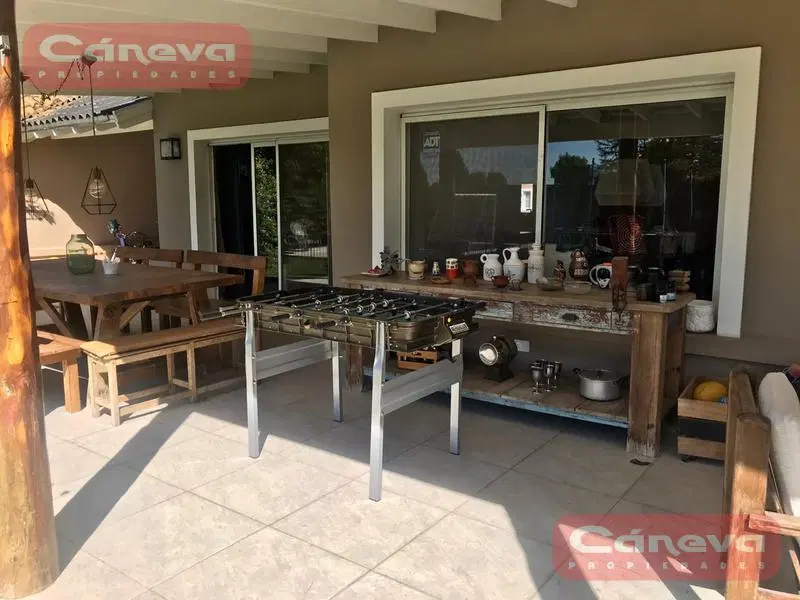 PILAR  LA LEGUA EXCELENTE CASA DISEÑO TRADICIONAL VENTA U$D 355.000 3