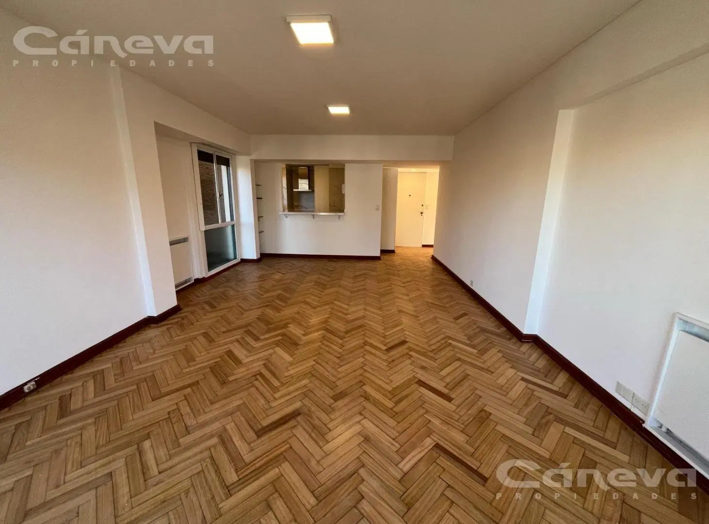 Martínez centro. 3 dormitorios, 1 baño y 1 toilette. Balcón. 3