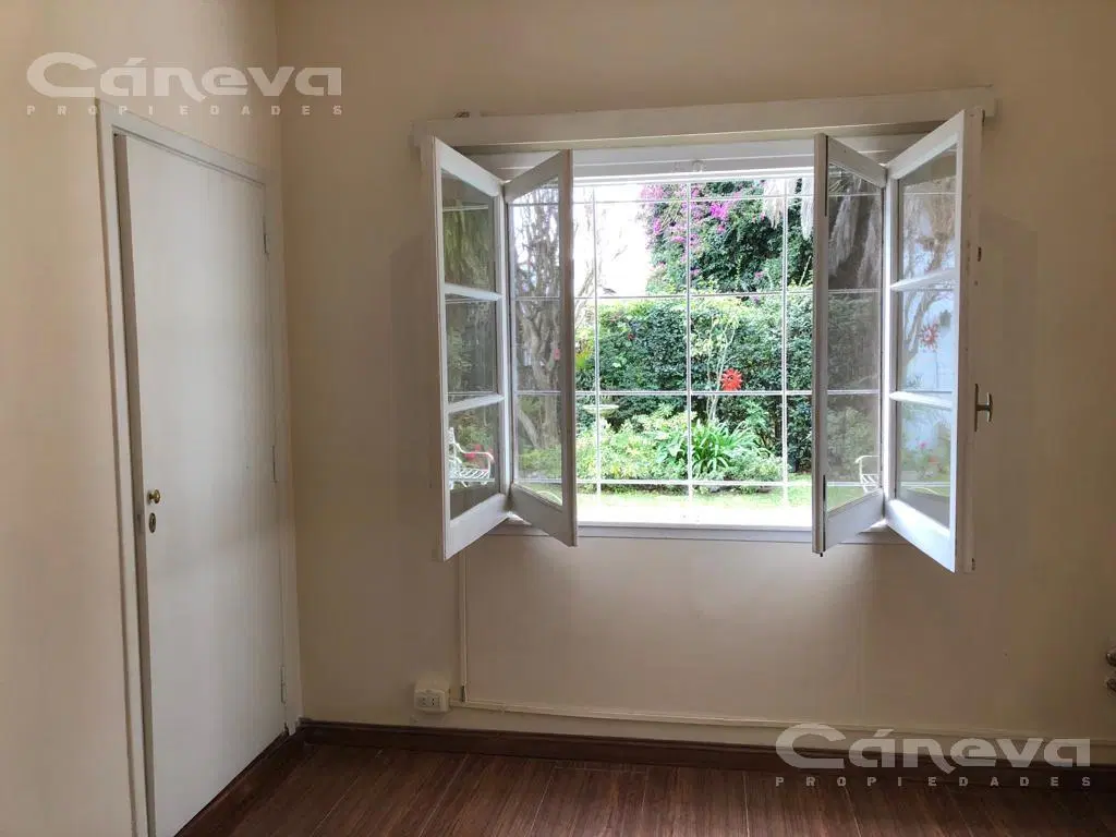 Casa - La Lucila-Vias/Libert. 8