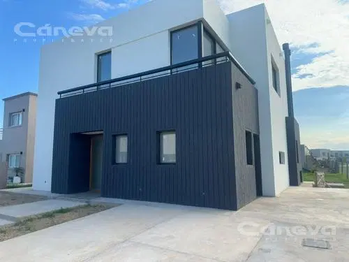 Moderna Casa en vila marina a estrenar 4