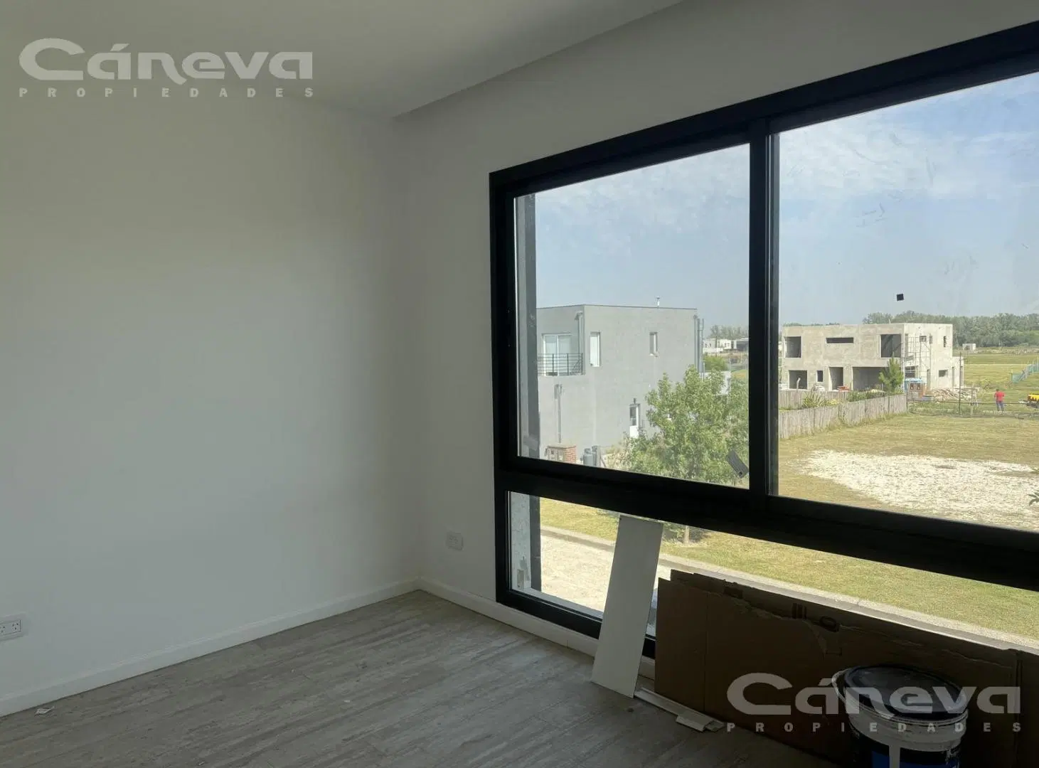 Casa de 3 dormitorios en lote interno 5