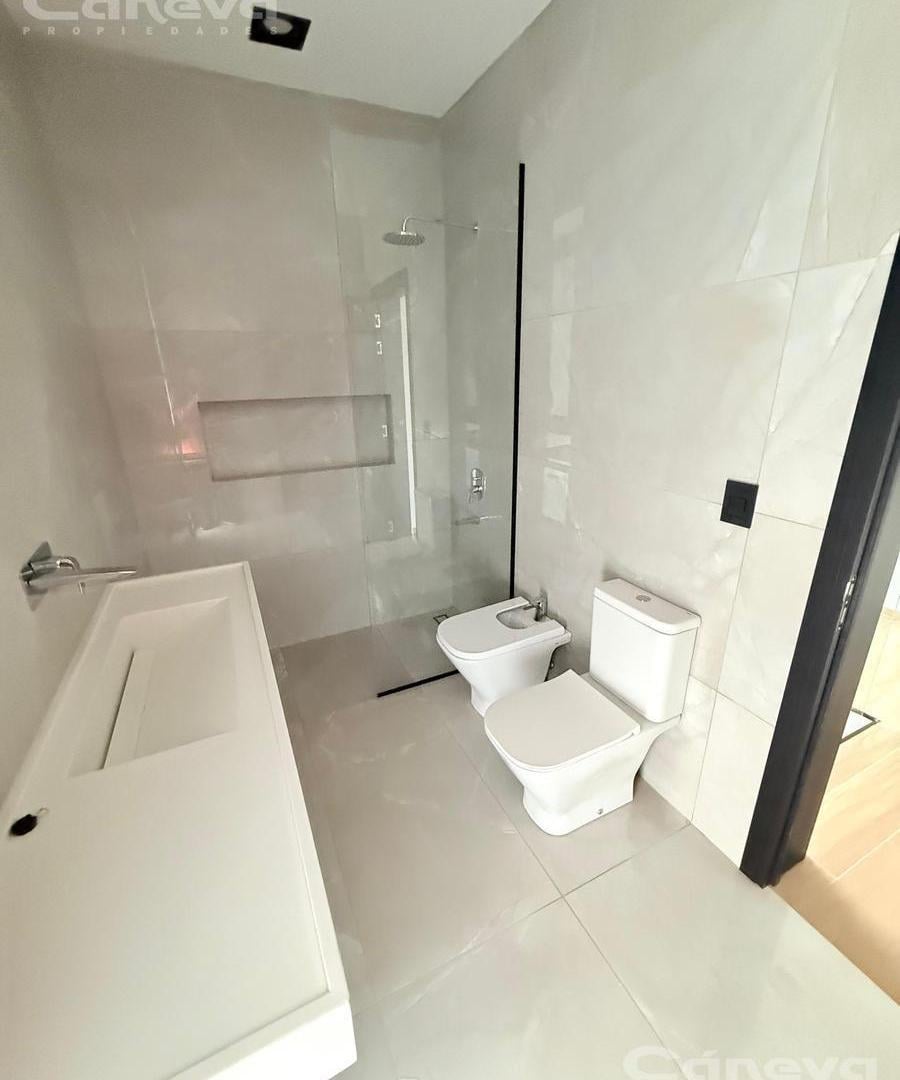 Foto de Moderna casa en San Isidro Labrador, imagen 4