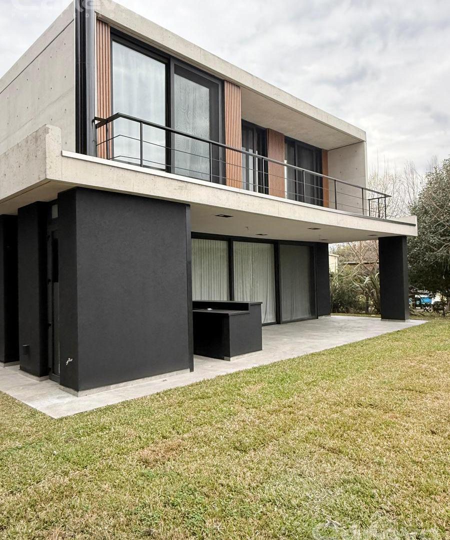 Foto de Moderna casa en San Isidro Labrador, imagen 3