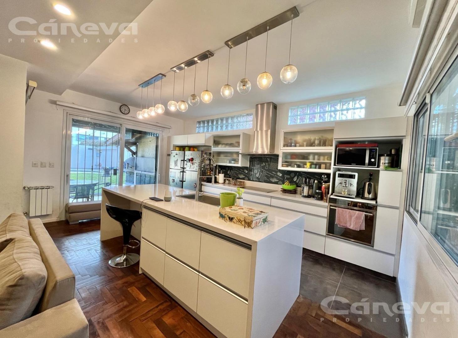 Foto de Espectacular Casa en Martínez | 4 Dorm (2 en Suite), Playroom con Cine, imagen 5