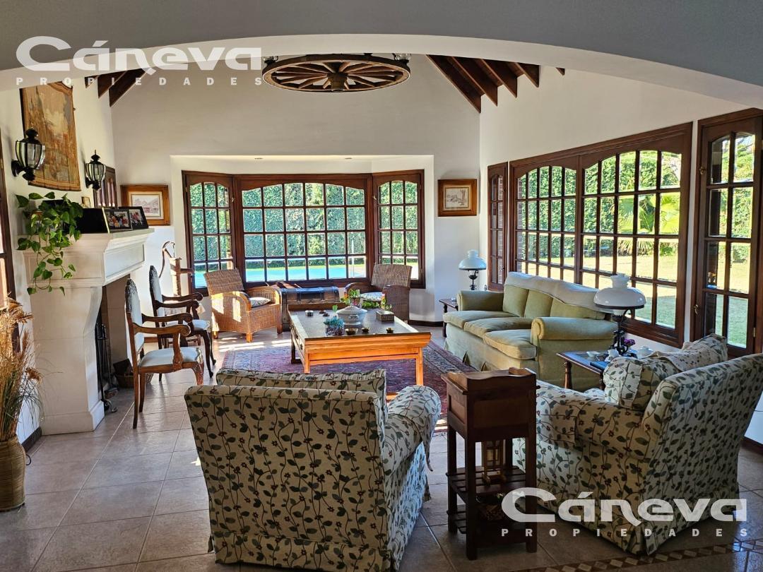 Foto de PILAR GALAPAGOS EXCELENTE CASA de DISEÑO Y CALIDAD VENTA U$D 395.000.-, imagen 1