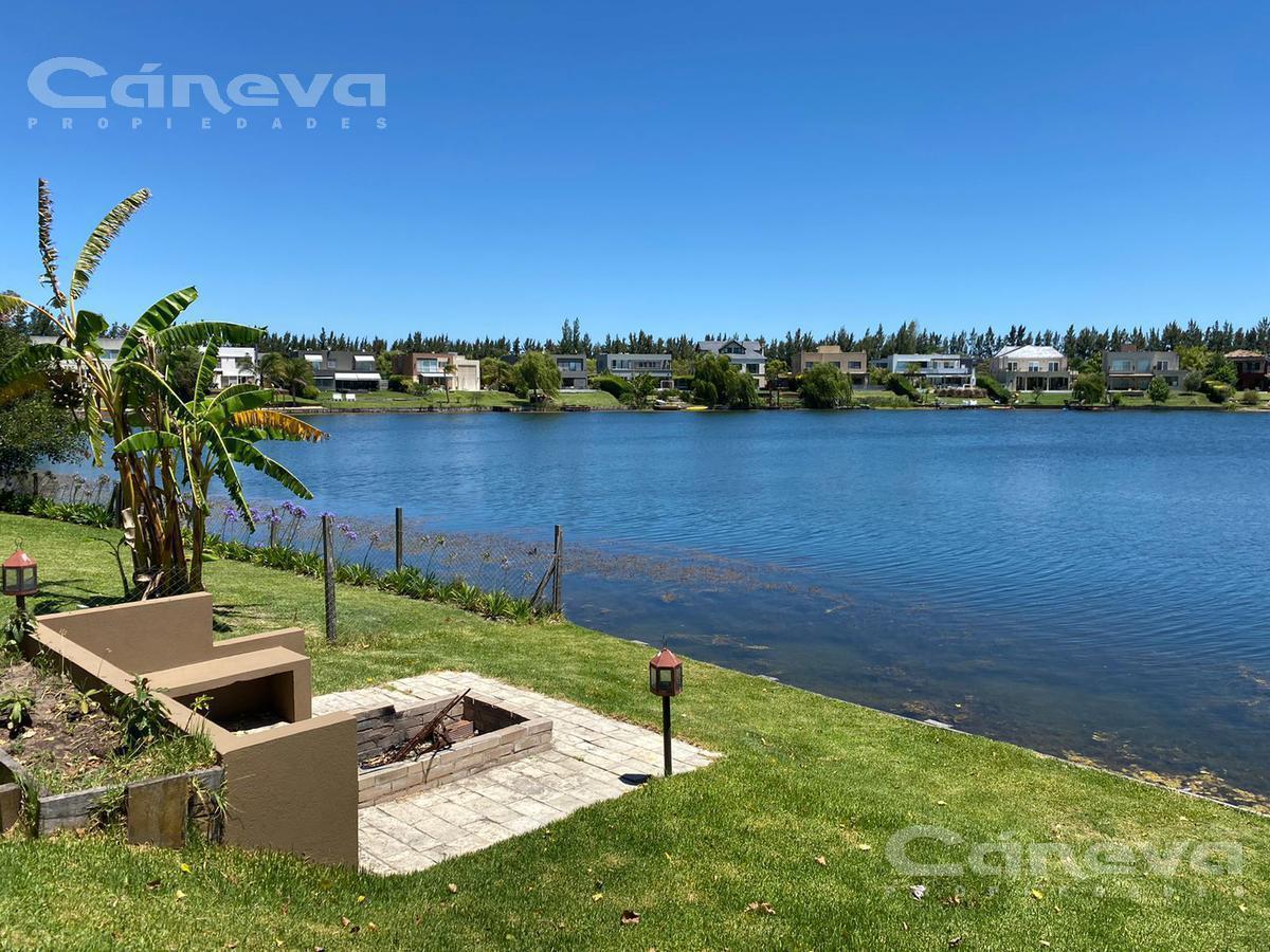 Foto de Hermosa casa a la laguna en San Agustin, imagen 1