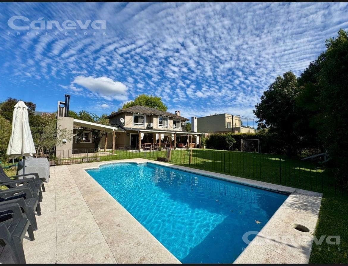 Foto de PILAR LA LEGUA EXCELENTE CASA DISEÑO TRADICIONAL VENTA U$D 355.000, imagen 2