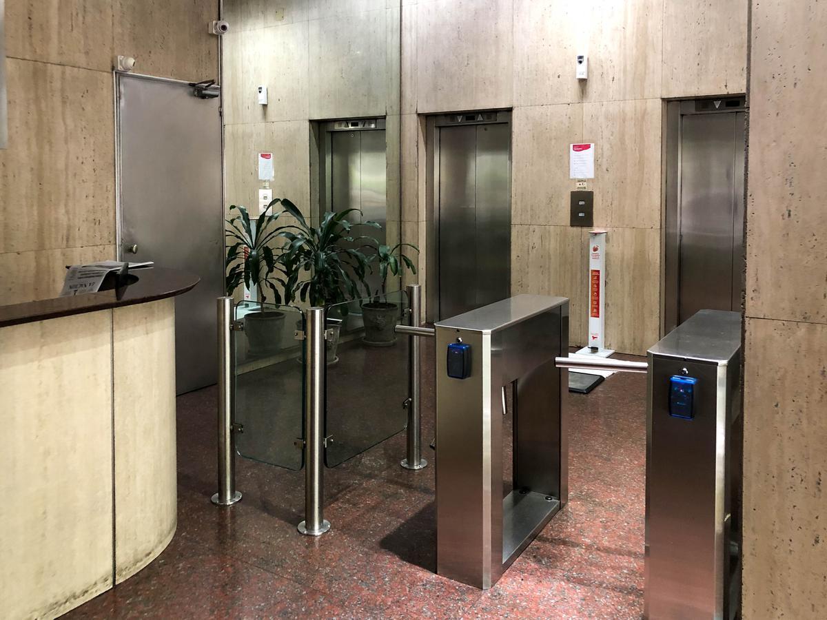 Oficina Venta con Renta Plaza Roma 2