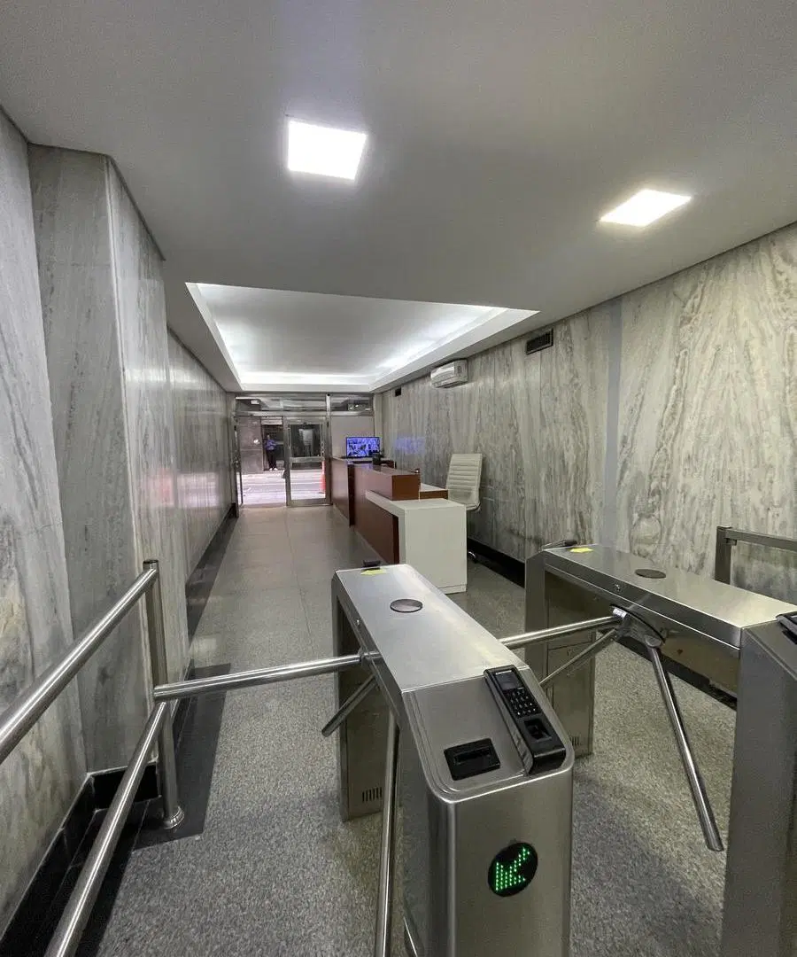 VENTA OFICINA MICROCENTRO 473 M2 2