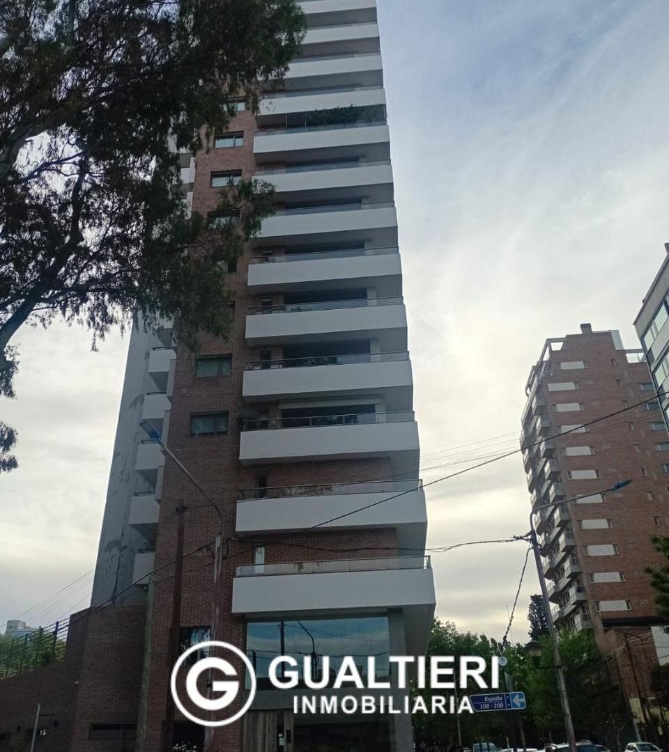 Venta departamento tres dormitorios piso completo