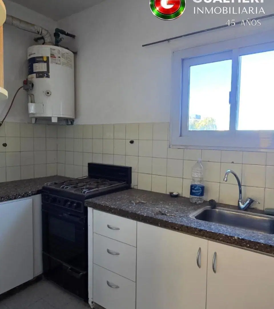Departamento de tres dormitorios en alquiler 3