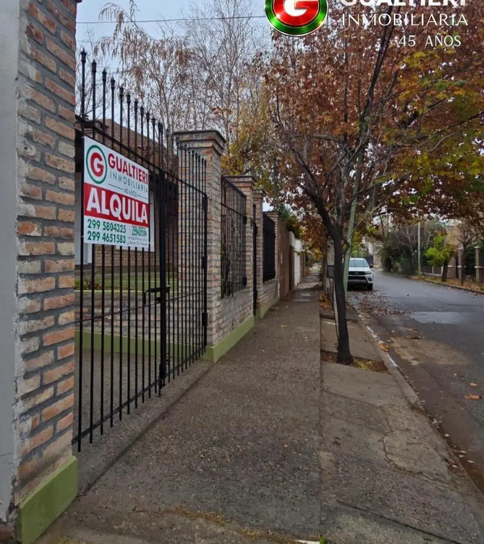 Casa de cuatro dormitorios en Barrio Gamma 1