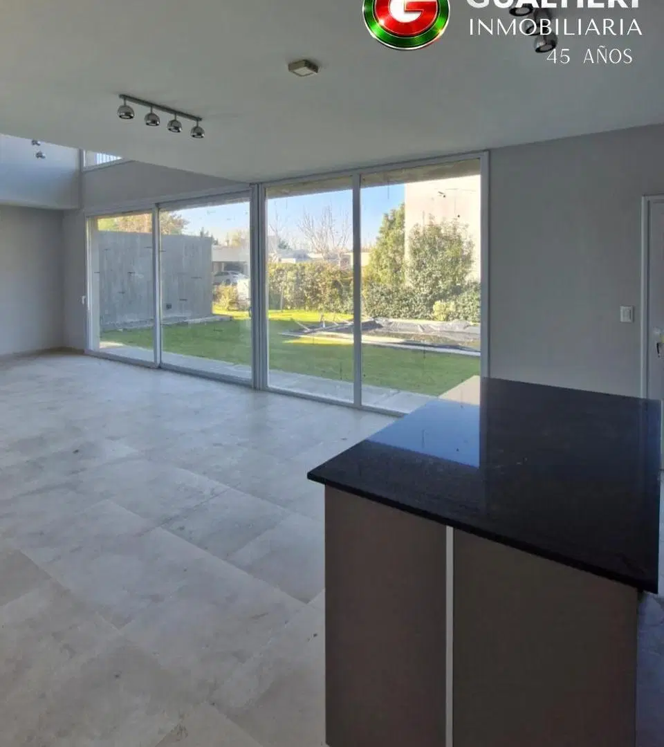 Casa en venta - Barrio Sauces del Limay 1