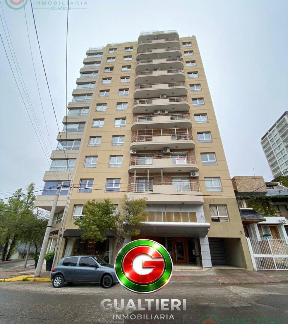 Foto de Departamento de dos dormitorios con cochera en venta, imagen 1
