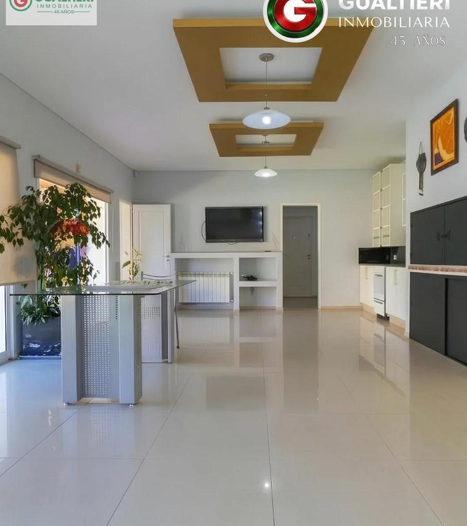 Foto de Casa de cinco dormitorios en VENTA - Jardines del Rey, imagen 3