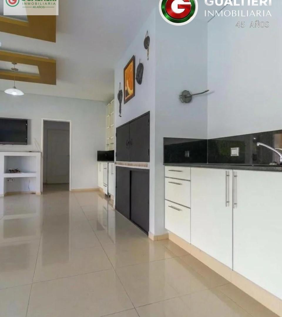 Foto de Casa de cinco dormitorios en VENTA - Jardines del Rey, imagen 4