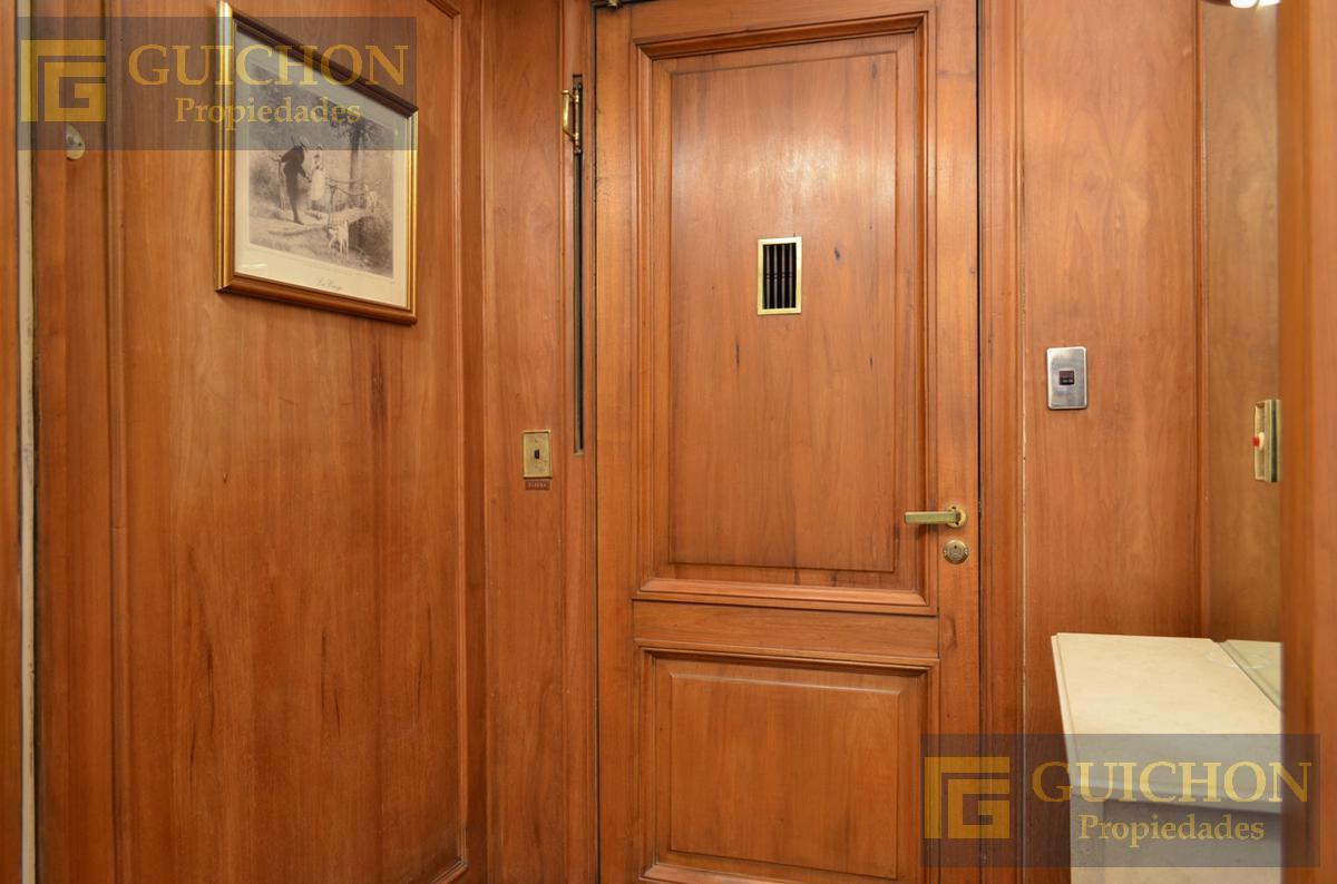 (Recoleta) Av Alvear Al 1800 3