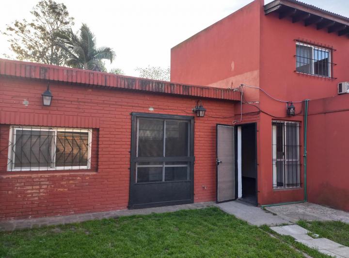 Casa tipo Ph 3 ambientes con jardin 3